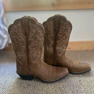 Ariat Brown Ankle Boots with Embroidered Design